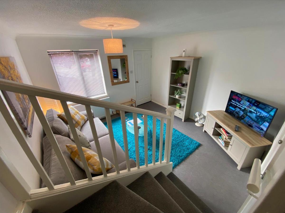 2 Bedroom Private House Near Bedford Town And Train Station Бедфорд Экстерьер фото
