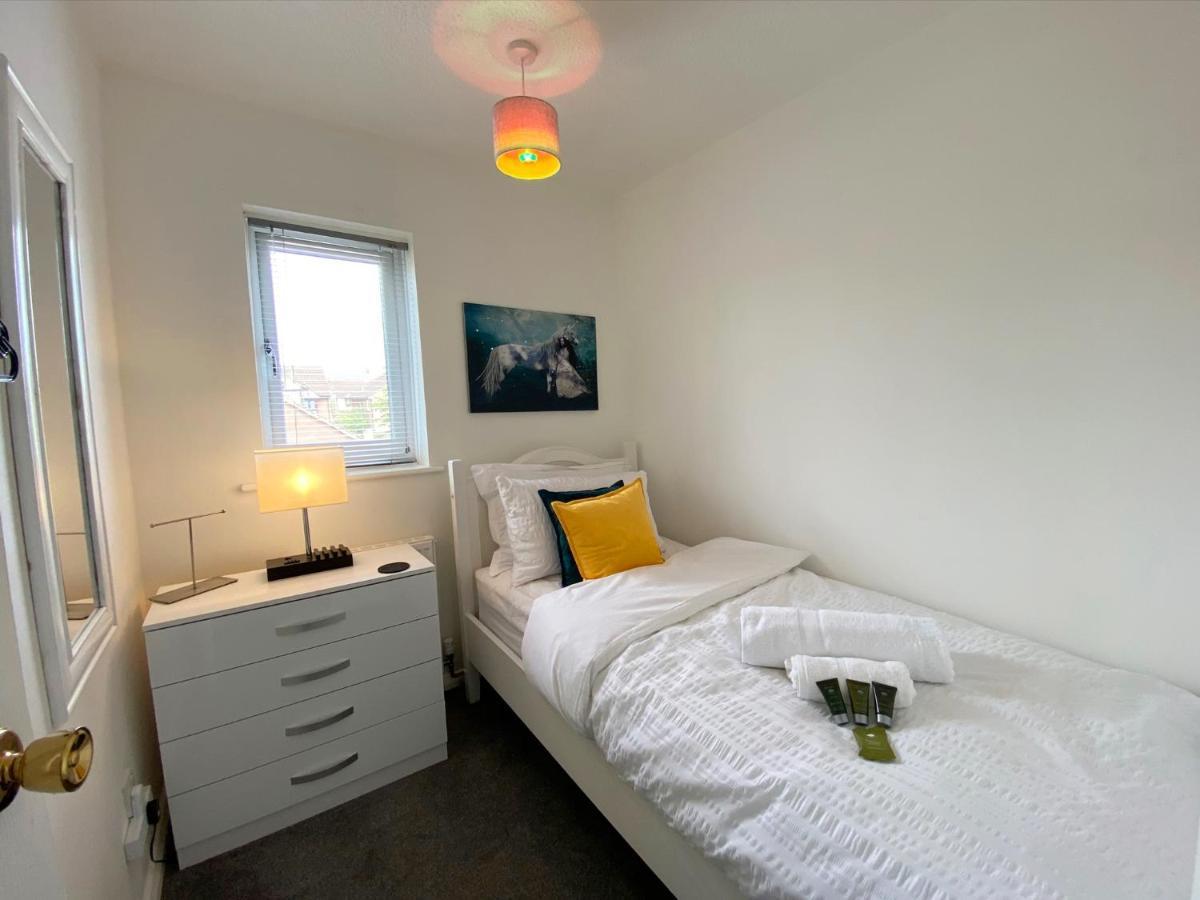 2 Bedroom Private House Near Bedford Town And Train Station Бедфорд Экстерьер фото