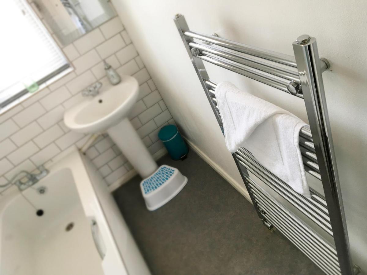 2 Bedroom Private House Near Bedford Town And Train Station Бедфорд Экстерьер фото